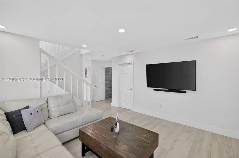 3 bedroom SingleFamilyResidence at 13758 SW 160th Ter, Monaco Dream Homes, Miami — photo 4