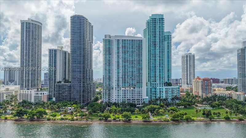 2 bedroom Condominium at 1800 N Bayshore Dr 612, 1800 Club Condo, Miami — photo 1