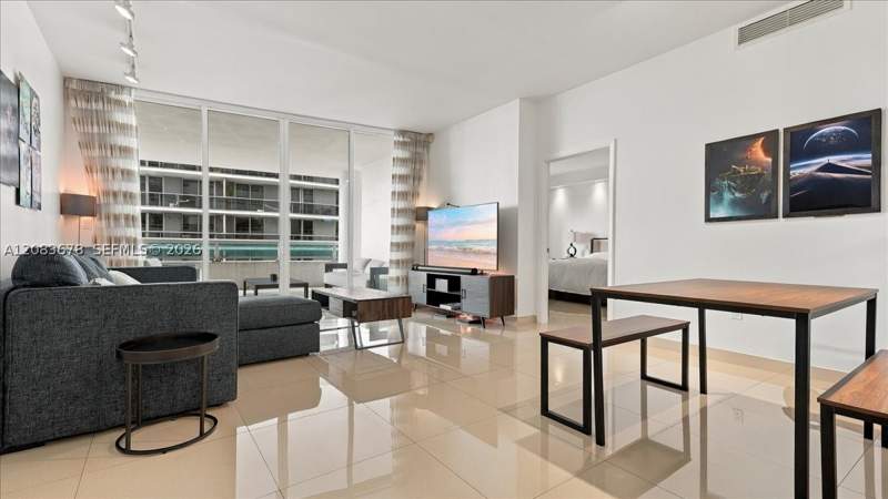 2 bedroom Condominium at 1800 N Bayshore Dr 612, 1800 Club Condo, Miami — photo 4