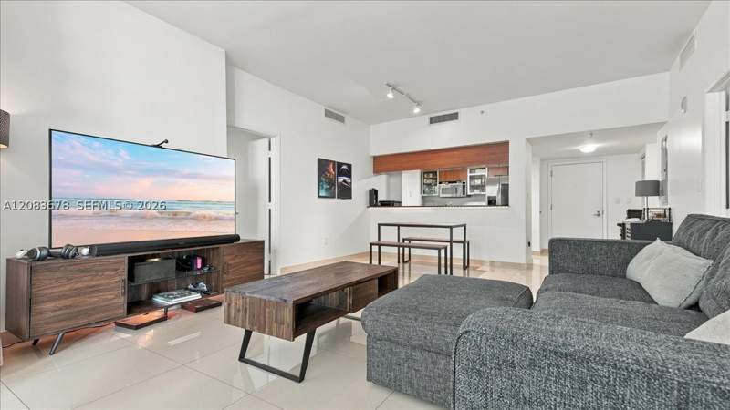 2 bedroom Condominium at 1800 N Bayshore Dr 612, 1800 Club Condo, Miami — photo 5