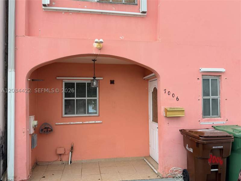 2 bedroom Townhouse at 7006 W 17th Ct, Chambers Land Company Sub, Hialeah — photo 3