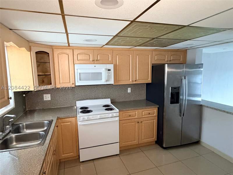 2 bedroom Townhouse at 7006 W 17th Ct, Chambers Land Company Sub, Hialeah — photo 5