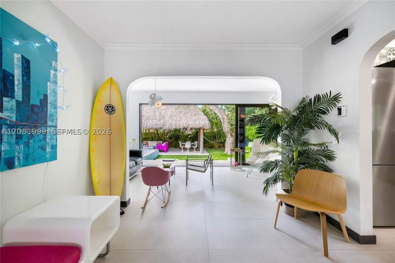 3 bedroom SingleFamilyResidence at 8818 Carlyle Ave, Second Amd Plat Of Norman, Surfside — photo 3
