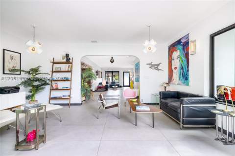 8818 Carlyle Ave, Surfside FL - photo 6 of 43