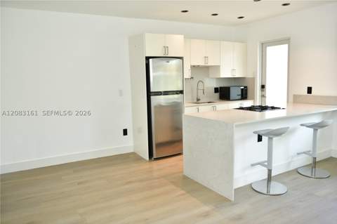 65 Washington Ave 25, Miami Beach FL - photo 6 of 17