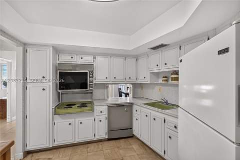 11930 N Bayshore Dr 1405, North Miami FL - photo 21 of 60