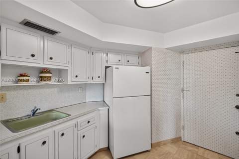 11930 N Bayshore Dr 1405, North Miami FL - photo 22 of 60
