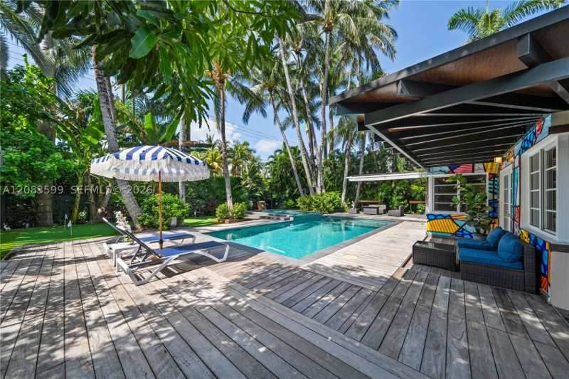 3 bedroom SingleFamilyResidence at 238 E San Marino Dr, San Marino Island, Miami Beach — photo 1