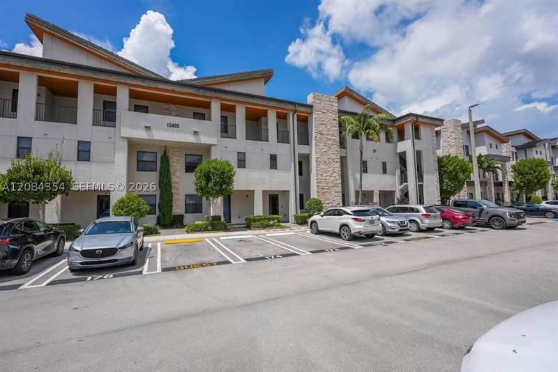 3 bedroom Condominium at 10455 NW 82nd St 10, Highland At Park Central, Doral — photo 1