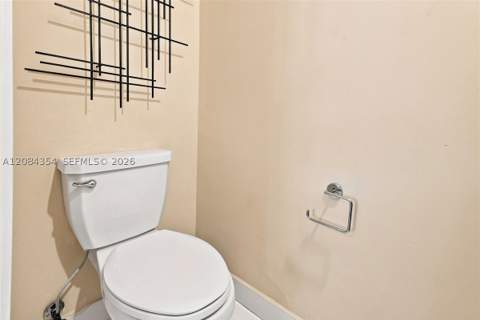 10455 NW 82nd St 10, Doral FL - photo 9 of 42