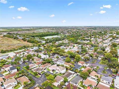 22316 SW 99th Ave, Cutler Bay FL - photo 6 of 29