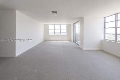 2750 NE 183rd St Ph05, Aventura FL - photo 11 of 21