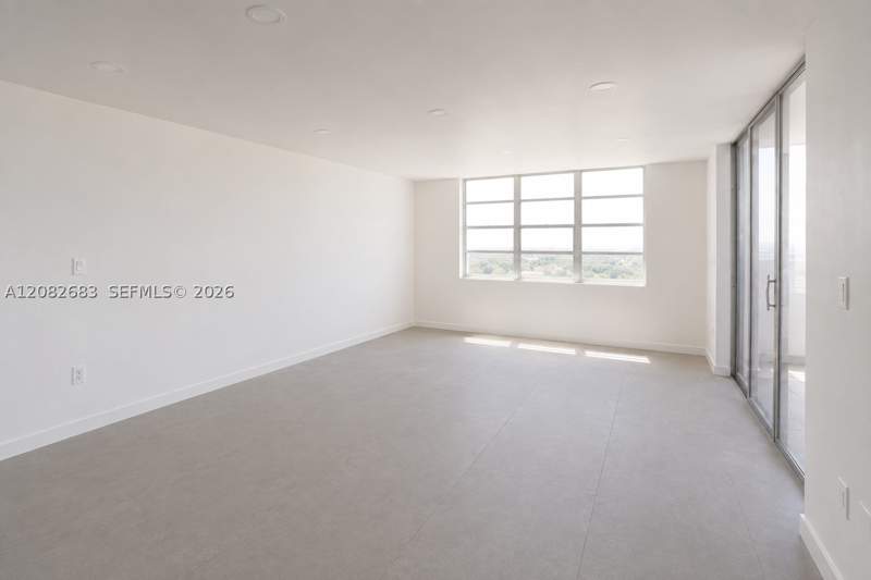 2 bedroom Condominium at 2750 NE 183rd St Ph05, Commodore Plaza Condo, Aventura — photo 2