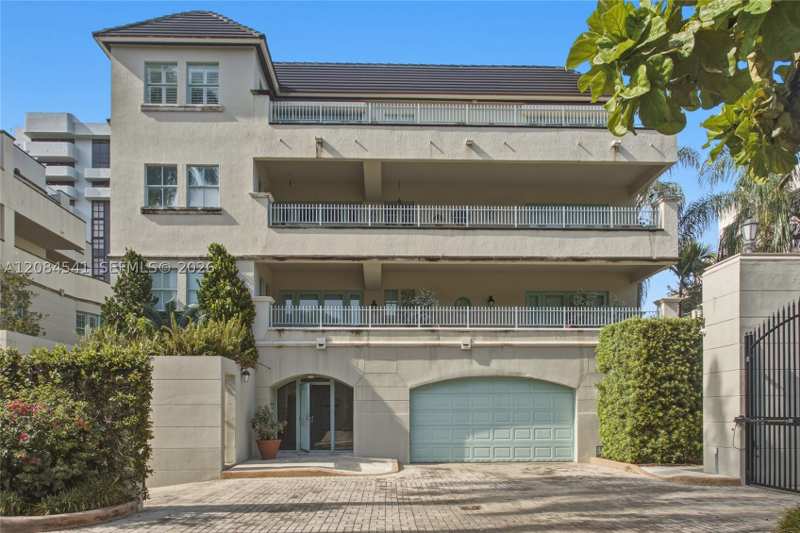 3 bedroom Condominium at 2600 Segovia St 703, The New French Village Co, Coral Gables — photo 1