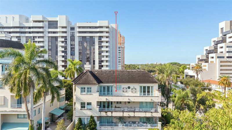 3 bedroom Condominium at 2600 Segovia St 703, The New French Village Co, Coral Gables — photo 2