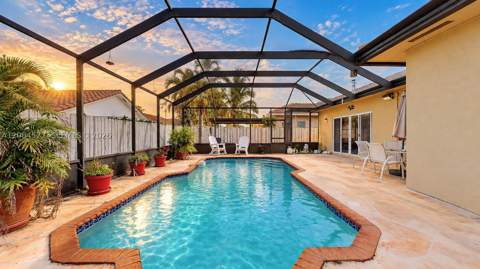 18201 SW 144th Ct, Miami FL - photo 9 of 37