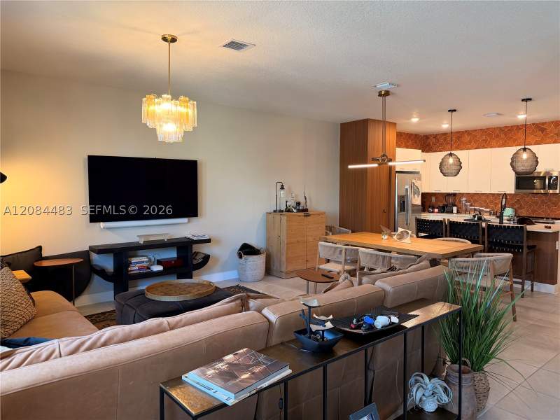 3 bedroom Townhouse at 8316 NW 43rd St, Downtown Doral South Phas, Doral — photo 2