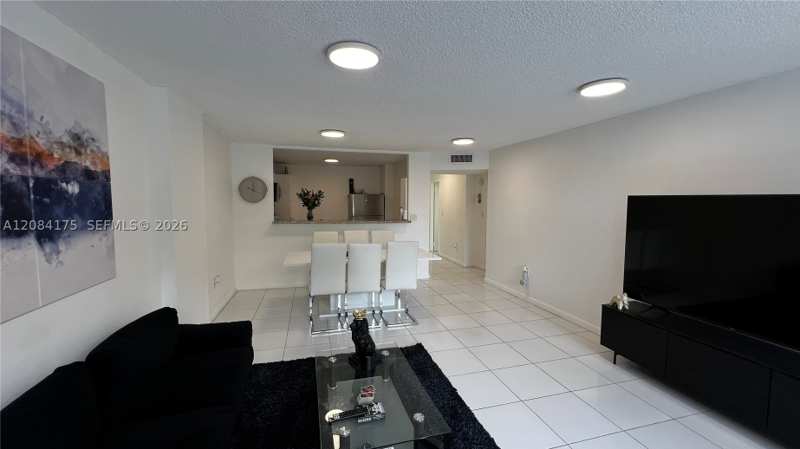 1 bedroom Condominium at 2780 NE 183rd St 303, Commodore Plaza Condo, Aventura — photo 1