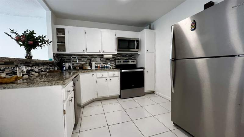 1 bedroom Condominium at 2780 NE 183rd St 303, Commodore Plaza Condo, Aventura — photo 2