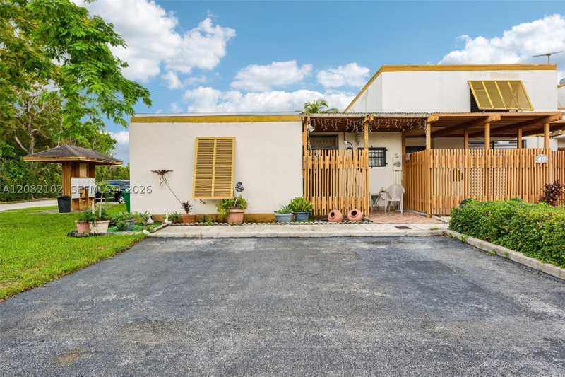 2 bedroom Townhouse at 13130 SW 15th Ln, Trail Run Sec 2, Miami — photo 1