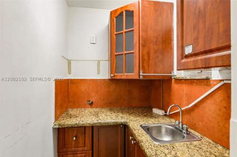 13130 SW 15th Ln, Miami FL - photo 7 of 30