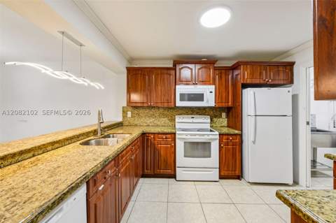 13130 SW 15th Ln, Miami FL - photo 8 of 30