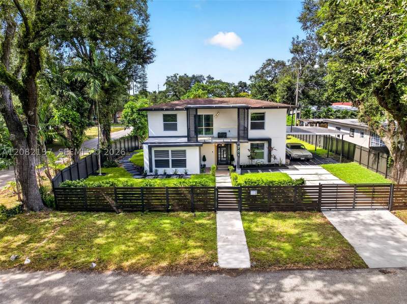 3 bedroom SingleFamilyResidence at 701 NE 164th St, Pleasant Village, Miami — photo 2