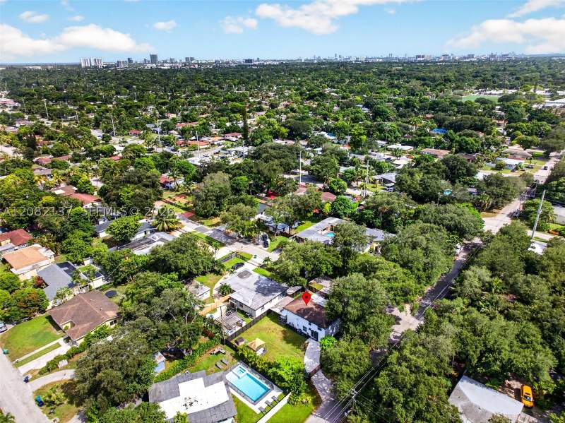 3 bedroom SingleFamilyResidence at 701 NE 164th St, Pleasant Village, Miami — photo 4