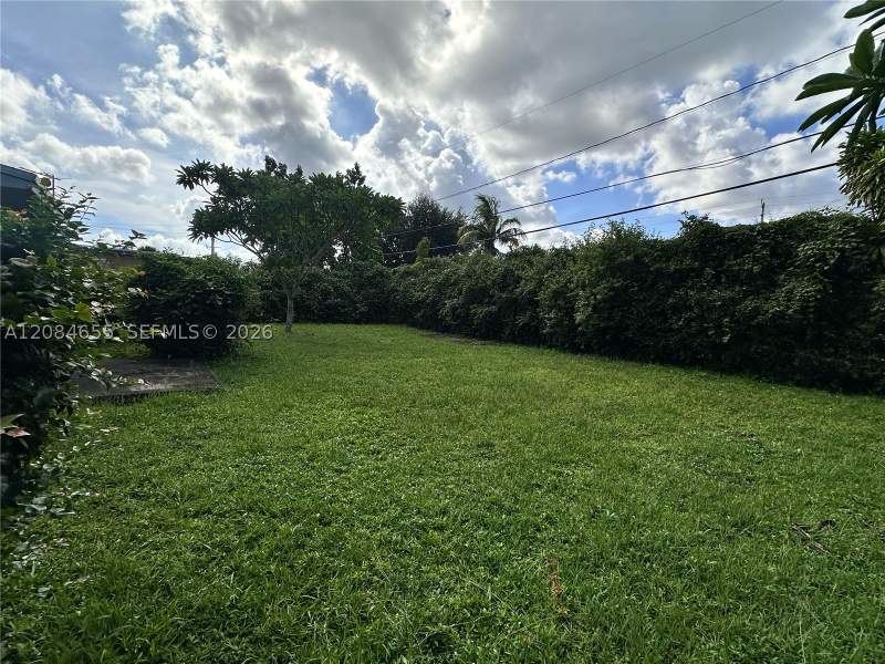 3 bedroom SingleFamilyResidence at 1410 NW 174th St, Scott Lake Manor Sec 7, Miami Gardens — photo 4