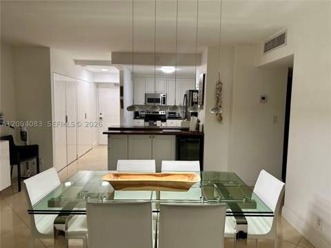 100 Bayview Dr 1405, Sunny Isles Beach FL - photo 16 of 46