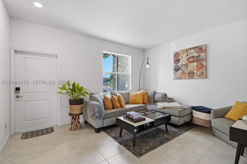 3 bedroom Townhouse at 12117 NW 23rd Ct, Westview Gardens Apartmen, Miami — photo 4