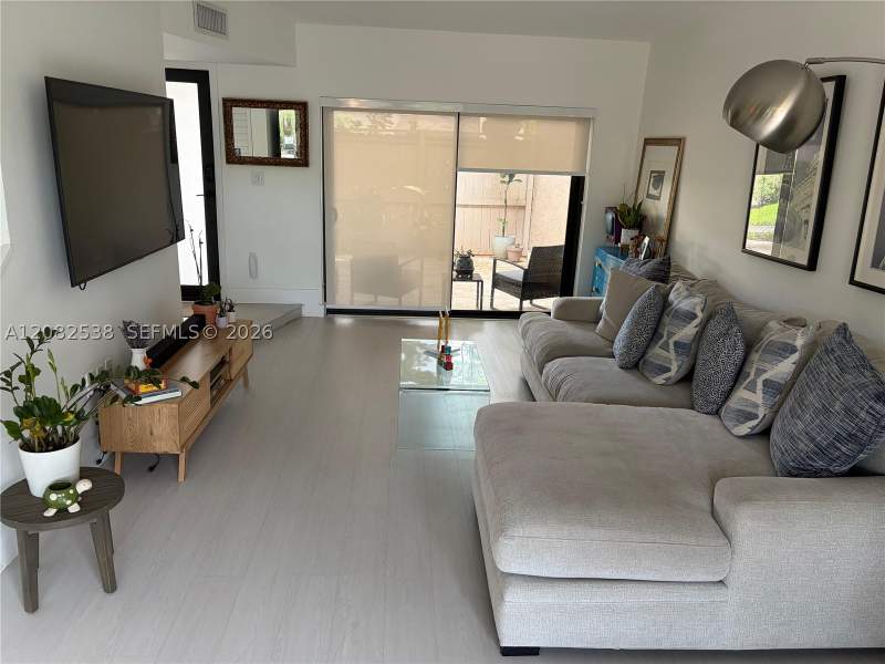 2 bedroom Townhouse at 9216 SW 136th St Cir, Briar Bay Twnhs Estates, Miami — photo 5