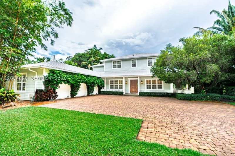 4 bedroom SingleFamilyResidence at 6500 SW 85th St, Snapper Creek Groves, Miami — photo 1
