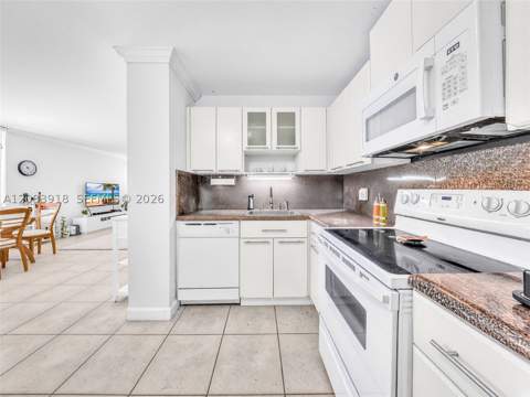 2016 Bay Dr 203, Miami Beach FL - photo 10 of 37