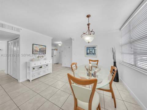 2016 Bay Dr 203, Miami Beach FL - photo 8 of 37