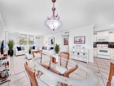 2016 Bay Dr 203, Miami Beach FL - photo 9 of 37