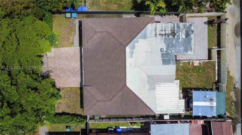 5 bedroom SingleFamilyResidence at 2532 SW 27th St, Silver Bluff Est Sec C, Miami — photo 5