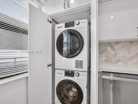 8201 Byron Ave 502, Miami Beach FL - photo 18 of 44