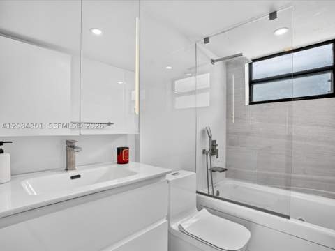 8201 Byron Ave 502, Miami Beach FL - photo 19 of 44