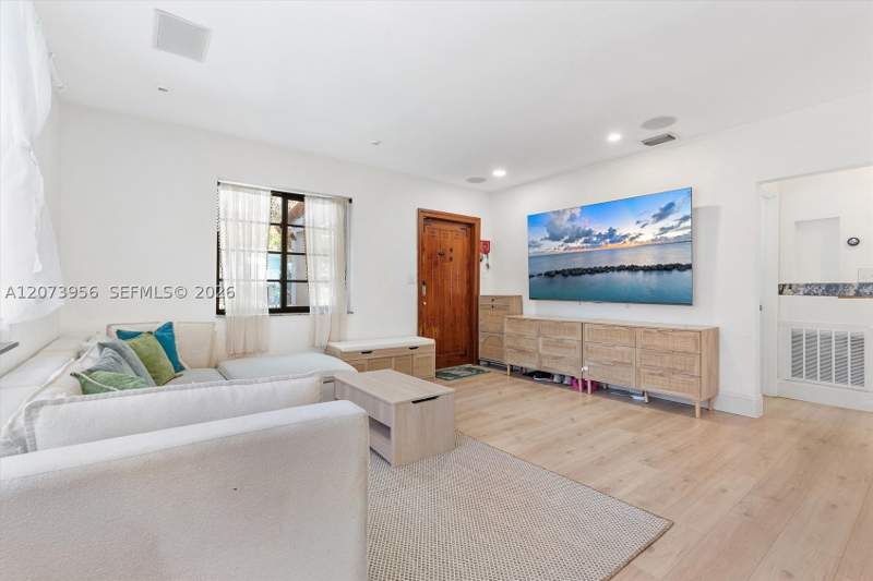 3 bedroom SingleFamilyResidence at 1000 NW 10th Ct, Country Club Addn, Miami — photo 5