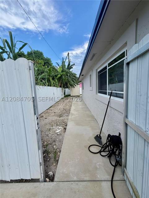 2221 NW 170th St, Miami Gardens FL - photo 23 of 27