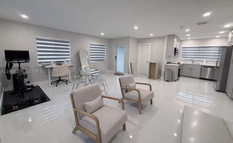3 bedroom SingleFamilyResidence at 2221 NW 170th St, Radio Heights, Miami Gardens — photo 3