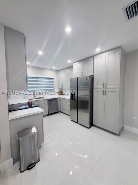 2221 NW 170th St, Miami Gardens FL - photo 6 of 27
