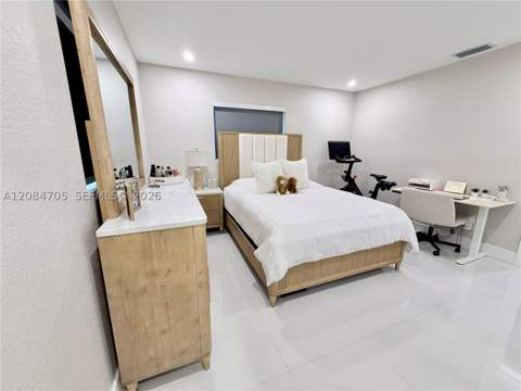 2221 NW 170th St, Miami Gardens FL - photo 9 of 27