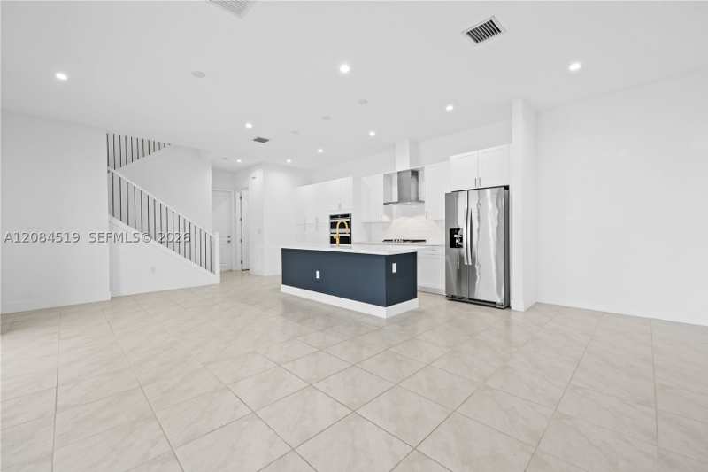 3 bedroom SingleFamilyResidence at 4402 NW 81st Ave, Downtown Doral South Phas, Doral — photo 1