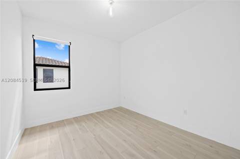 4402 NW 81st Ave, Doral FL - photo 11 of 33