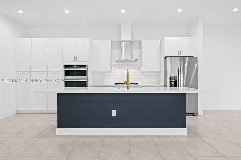 3 bedroom SingleFamilyResidence at 4402 NW 81st Ave, Downtown Doral South Phas, Doral — photo 2