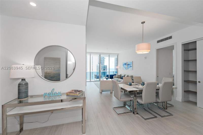 2 bedroom Condominium at 17550 Collins Ave 1403, Aurora Condominium, Sunny Isles Beach — photo 4