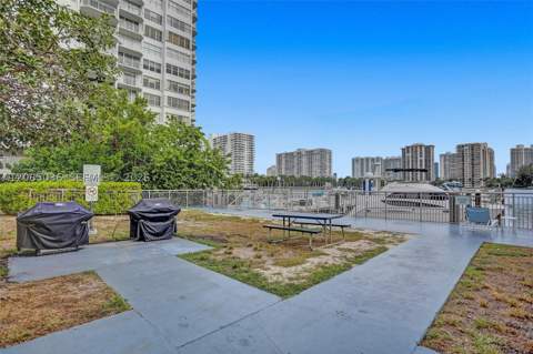 18041 Biscayne Blvd 803, Aventura FL - photo 12 of 24
