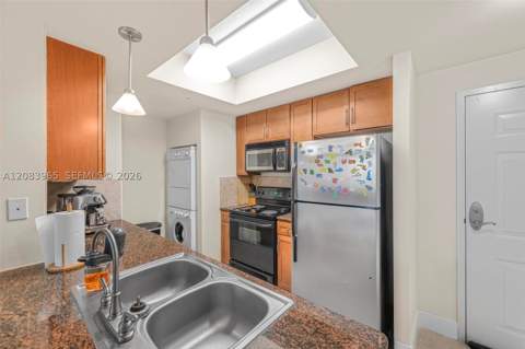 2000 N Bayshore Dr 408, Miami FL - photo 9 of 27